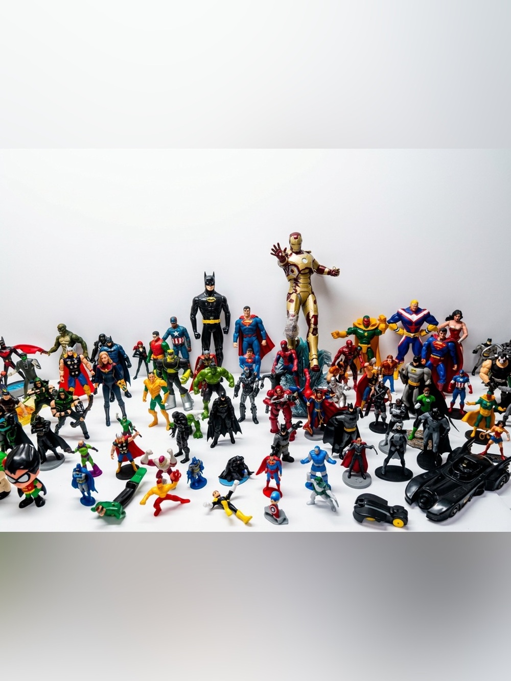 Vintage DC & Marvel Action Figures Huge Lot ~120 90s 2000s Mixed Brands Vehicule